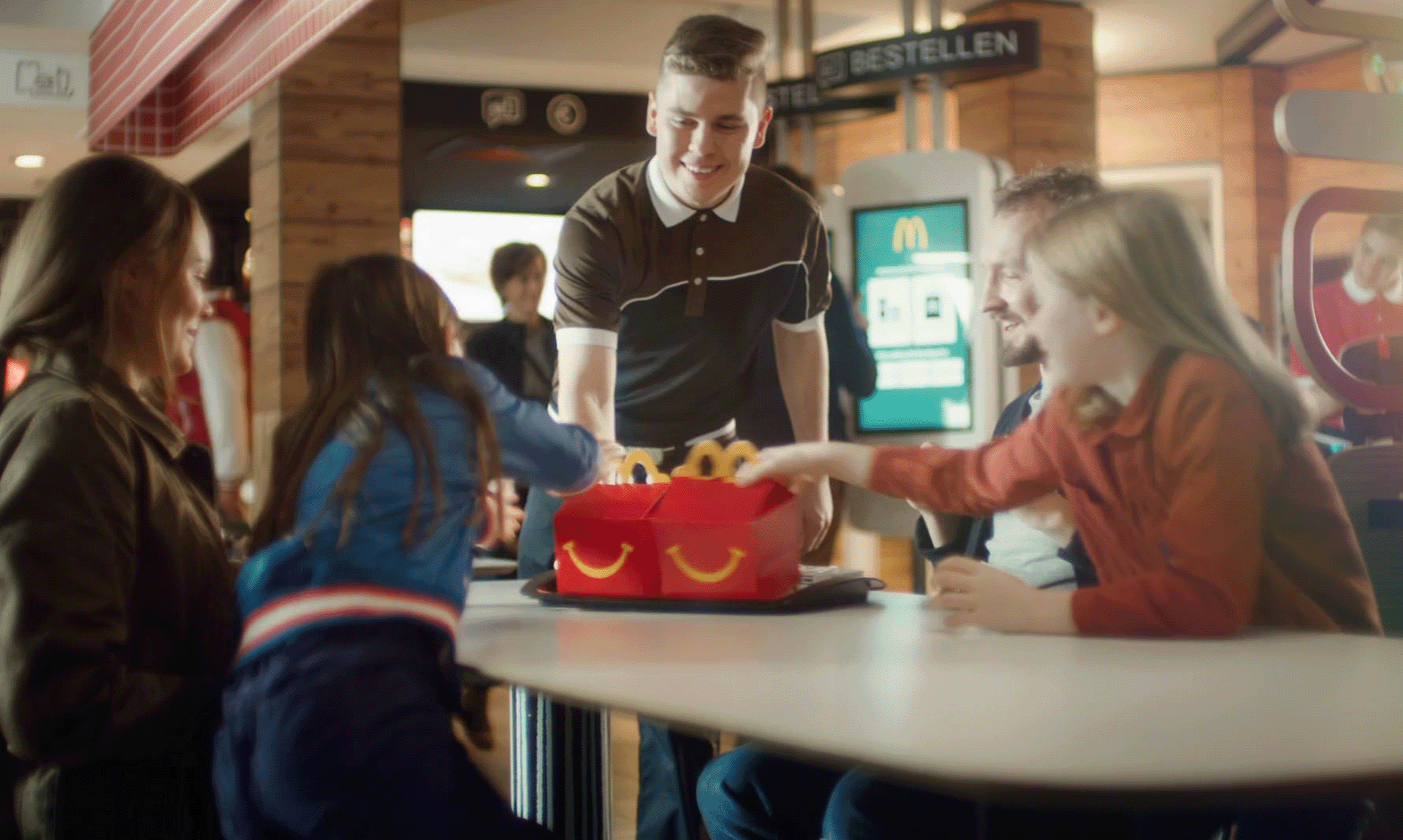 <strong>MCDONALD’S</strong> Happy Meal