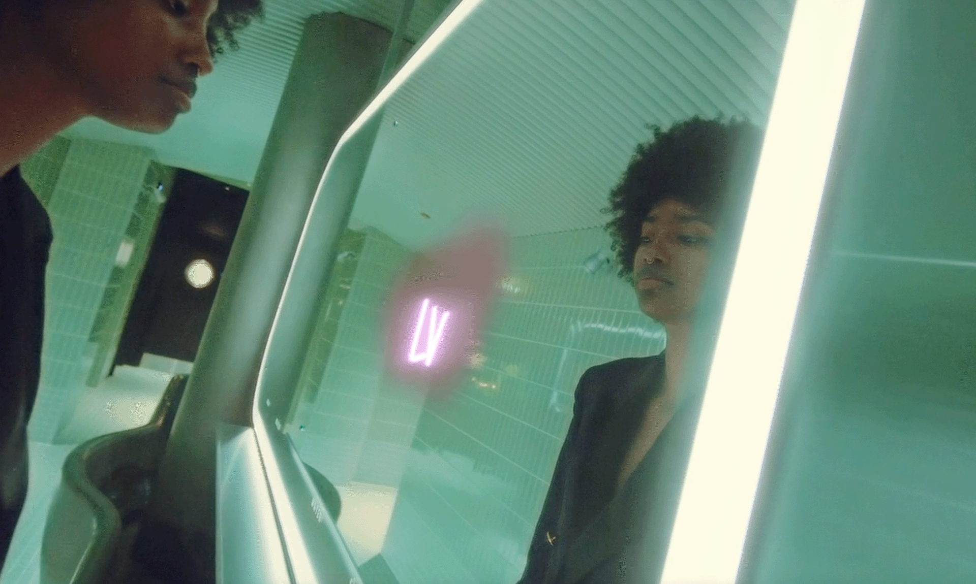 <strong>LOUIS VUITTON</strong> Space