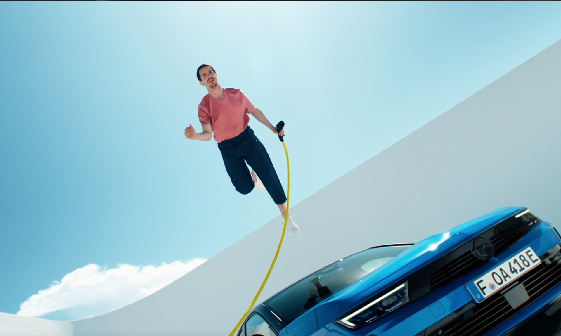 <strong>OPEL ASTRA ELECTRIC</strong> The Epic Unplug