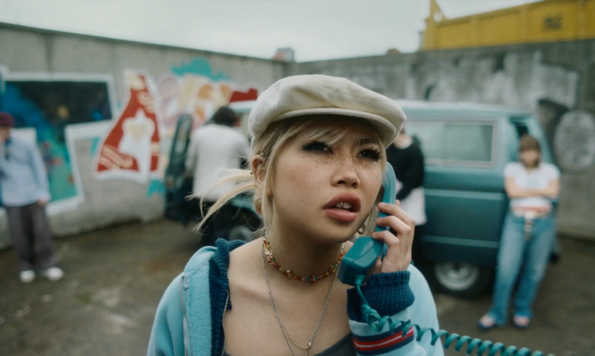 <strong>BEABADOOBEE</strong> Cologne