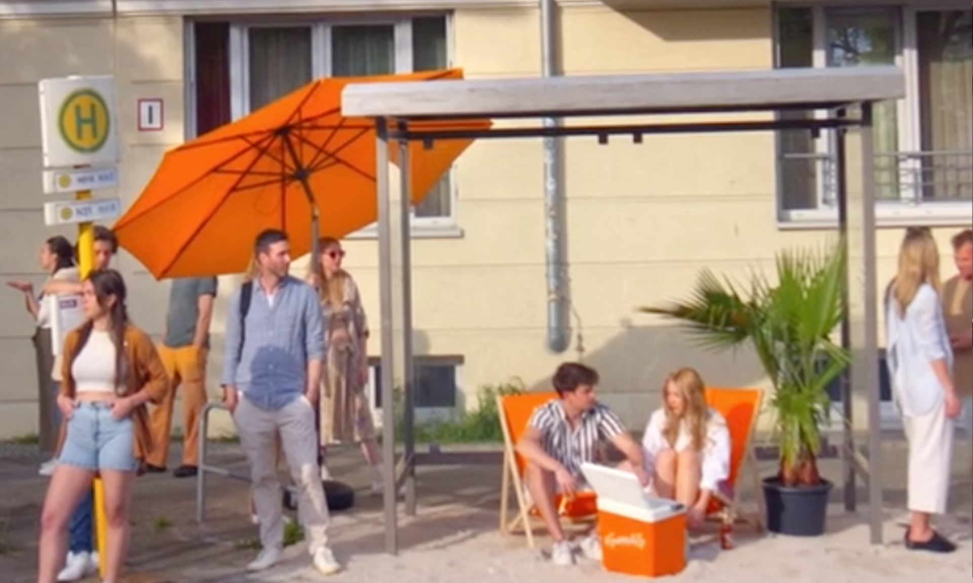 <strong>VELTINS</strong> Bushaltestelle