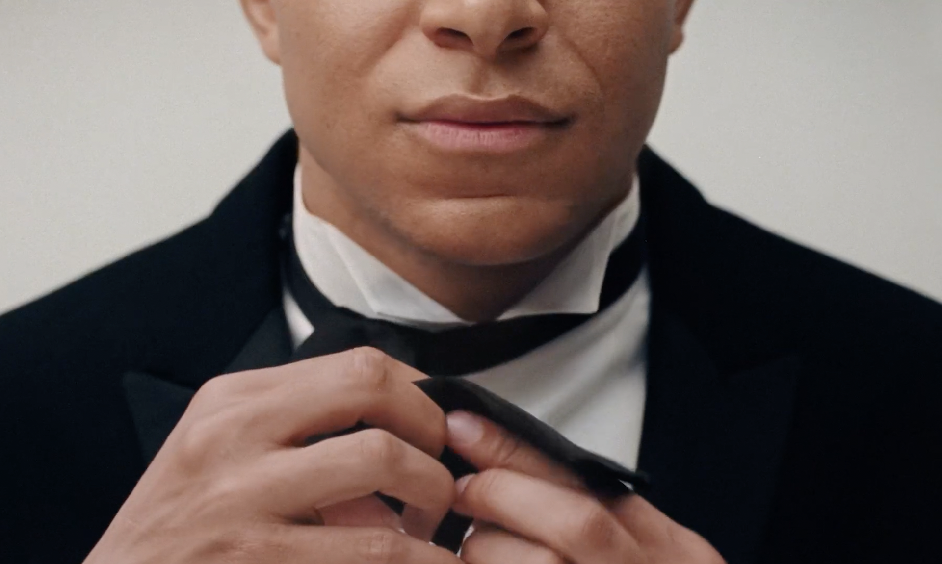 <strong>DIOR</strong> Show Bow Tie